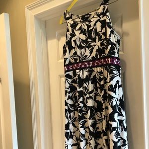 APT 9 size Medium EUC